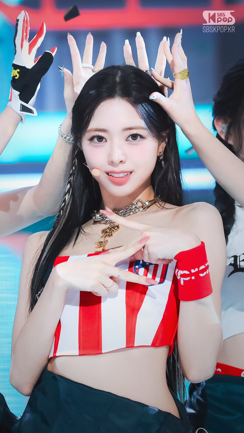 230806 ITZY Yuna - ‘CAKE’ at Inkigayo documents 4