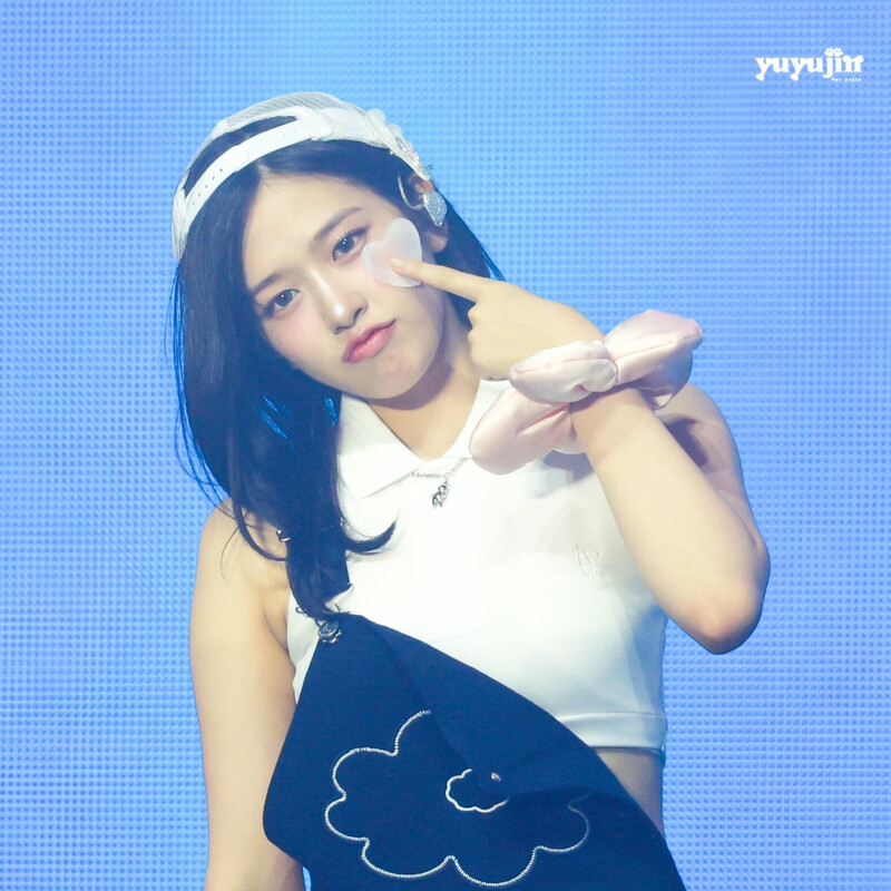 240810 IVE Yujin - 1st World Tour ‘Show What I Have’ in Seoul Day 1 documents 15