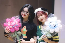 240407 Elisia and Yunha at Fansing Event
