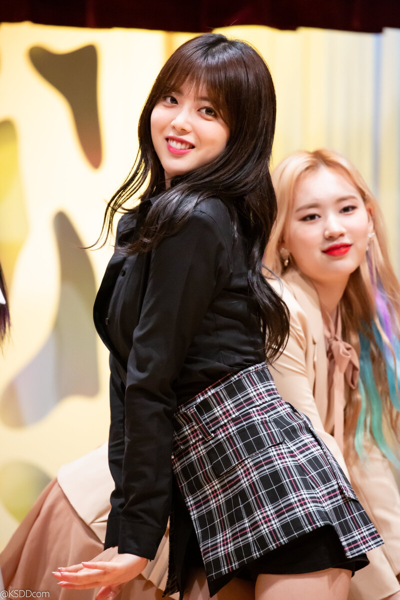 190623 Weki Meki Suyeon at 'LOCK END LOL' Gangnam Fansign documents 1