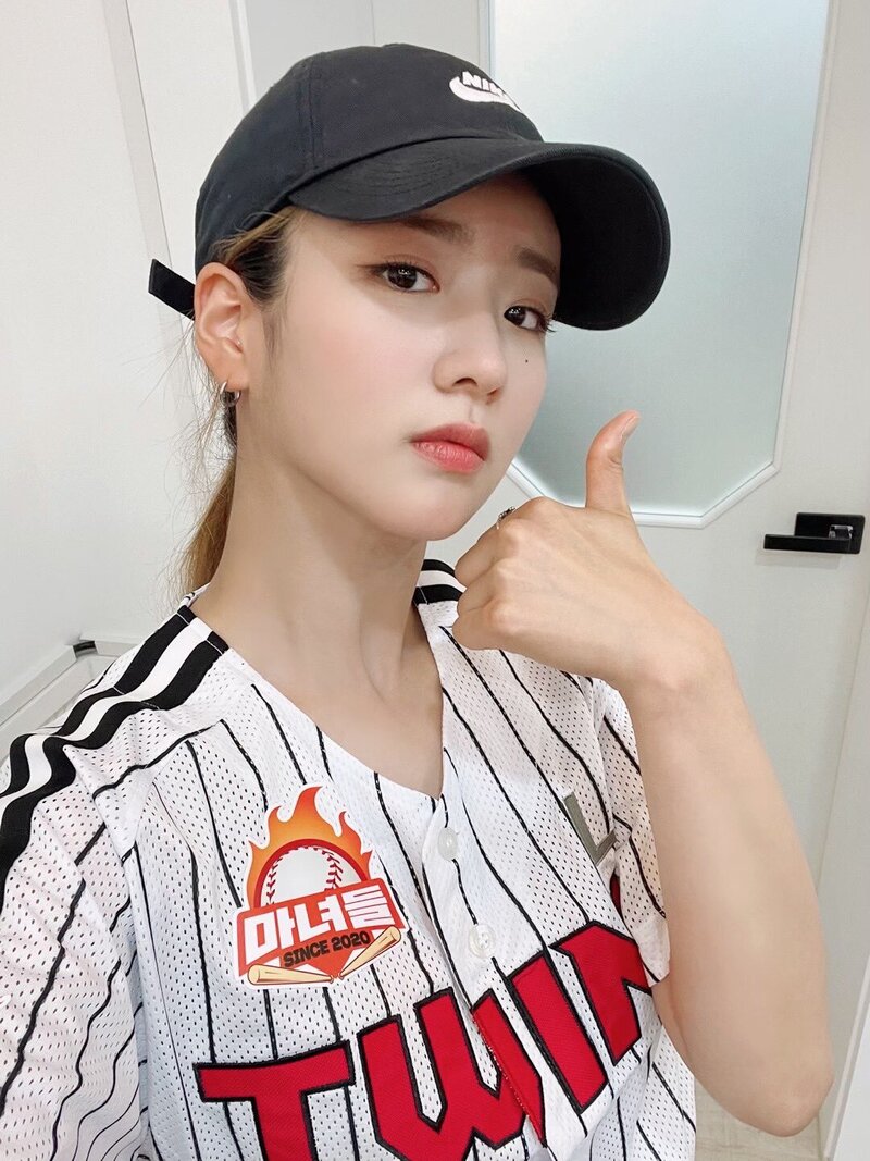 210529 Bomi Twitter Update (APINK) documents 1