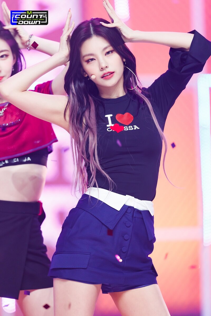 220721 ITZY Yeji - 'SNEAKERS' at M Countdown documents 2