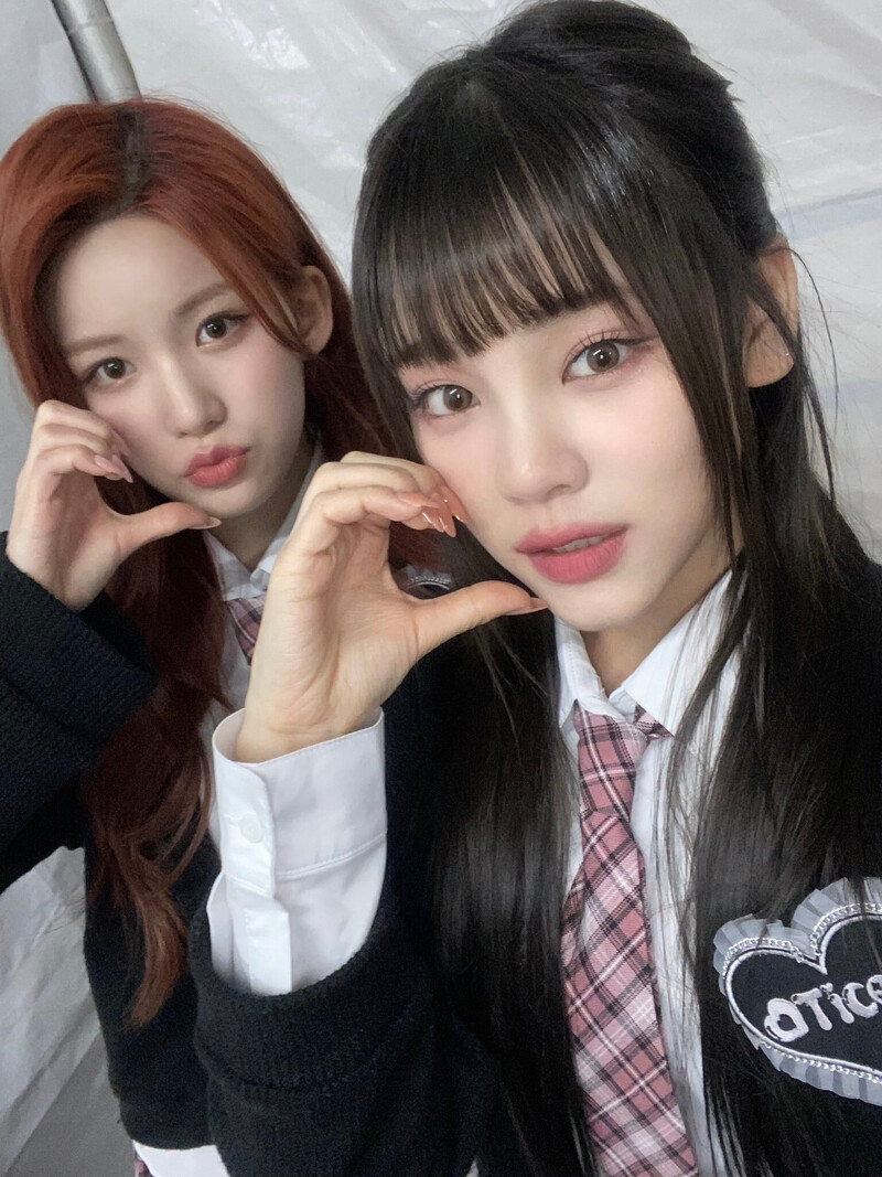 230323 Sua & Sihyeon Twitter Update documents 1