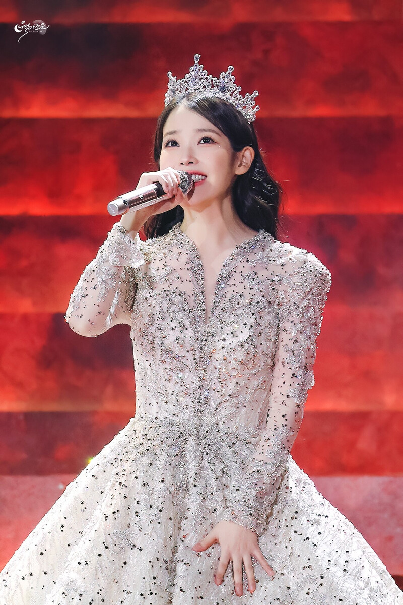 240922 IU - HEREH World Tour Concert Encore: The Winning in Seoul Day 2 documents 5