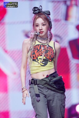 230525 (G)I-DLE Yuqi - 'Queencard' at M COUNTDOWN