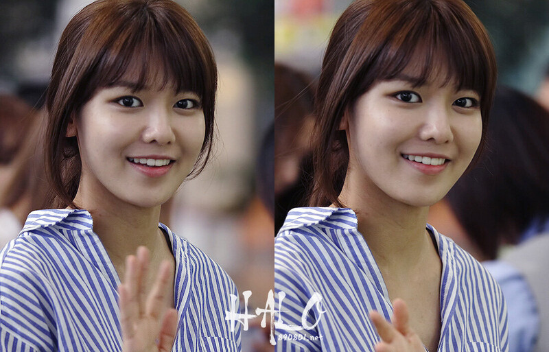 120621 Girls' Generation Sooyoung at Gimpo Airport documents 2