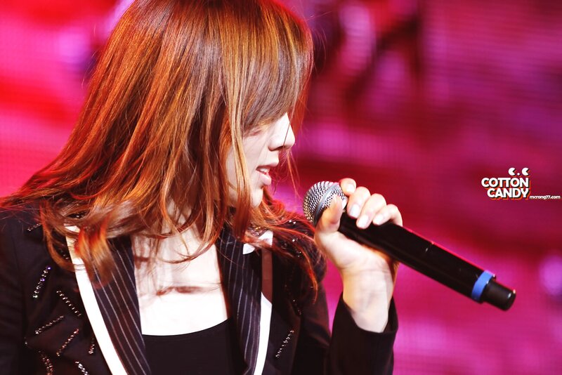 121021 Girls' Generation Taeyeon at GS& Concert documents 3