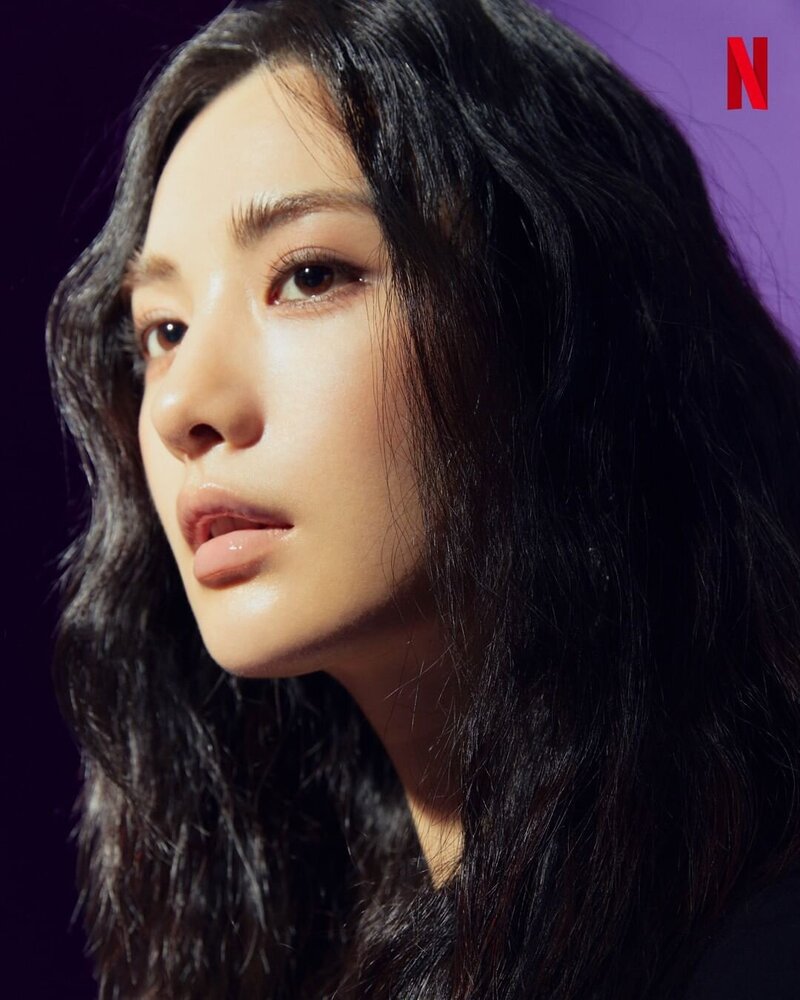 221004 NANA 'GLITCH' Photoshoot by Netflix Korea documents 3