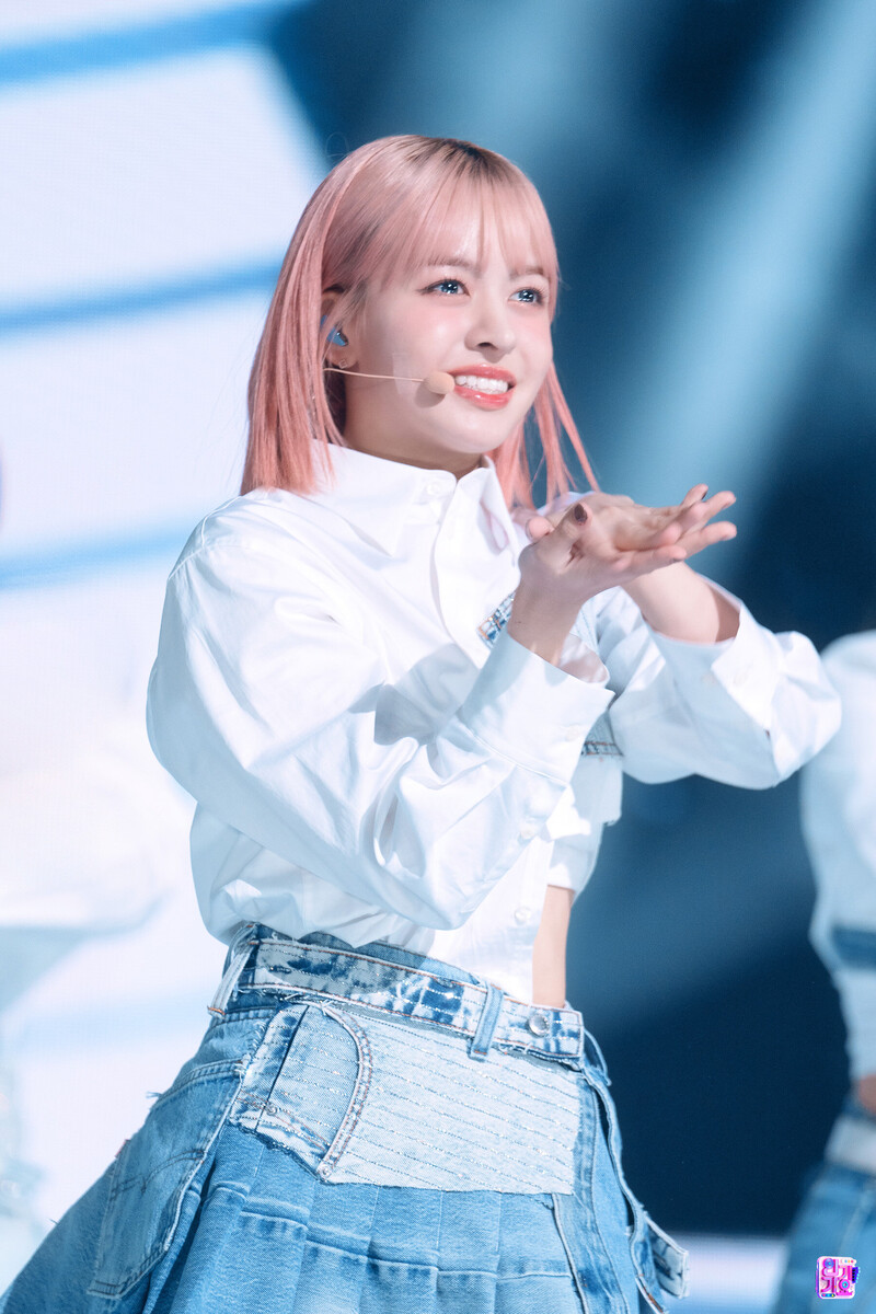 221023 NMIXX Lily - 'DICE' at Inkigayo documents 3