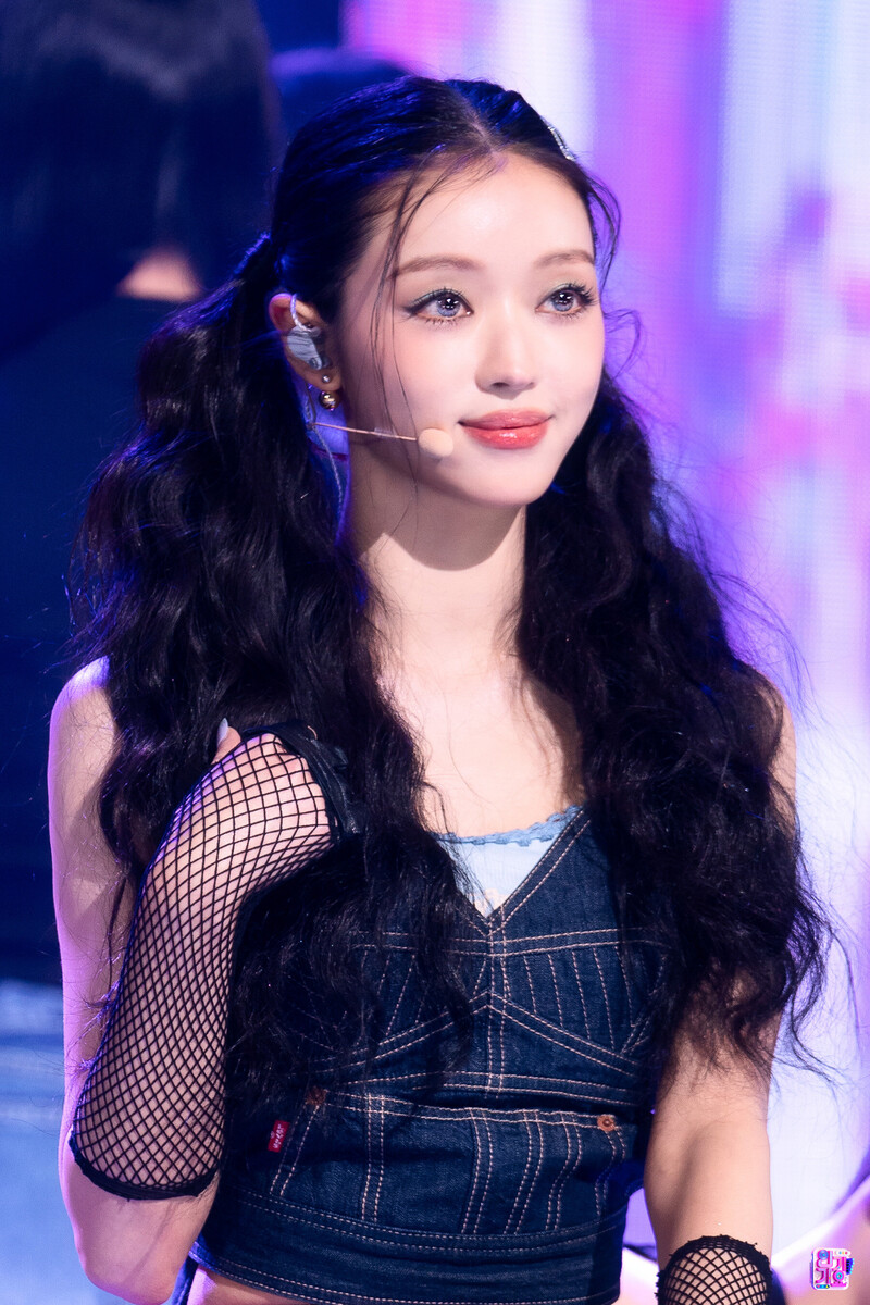 221127 YooA - ‘Selfish’ at Inkigayo documents 12