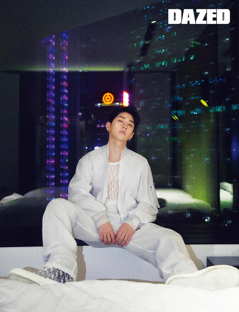 GRAY x Dior Men's 2019 S/S Collection for Dazed Korea 2019 February Issue documents 7