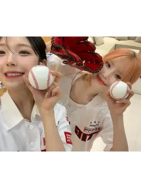 240806 fromis_9 Jiheon Instagram Update with Hayoung