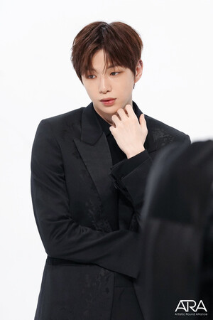 241219 - KangDaniel Official stage fighter profile shooting behind