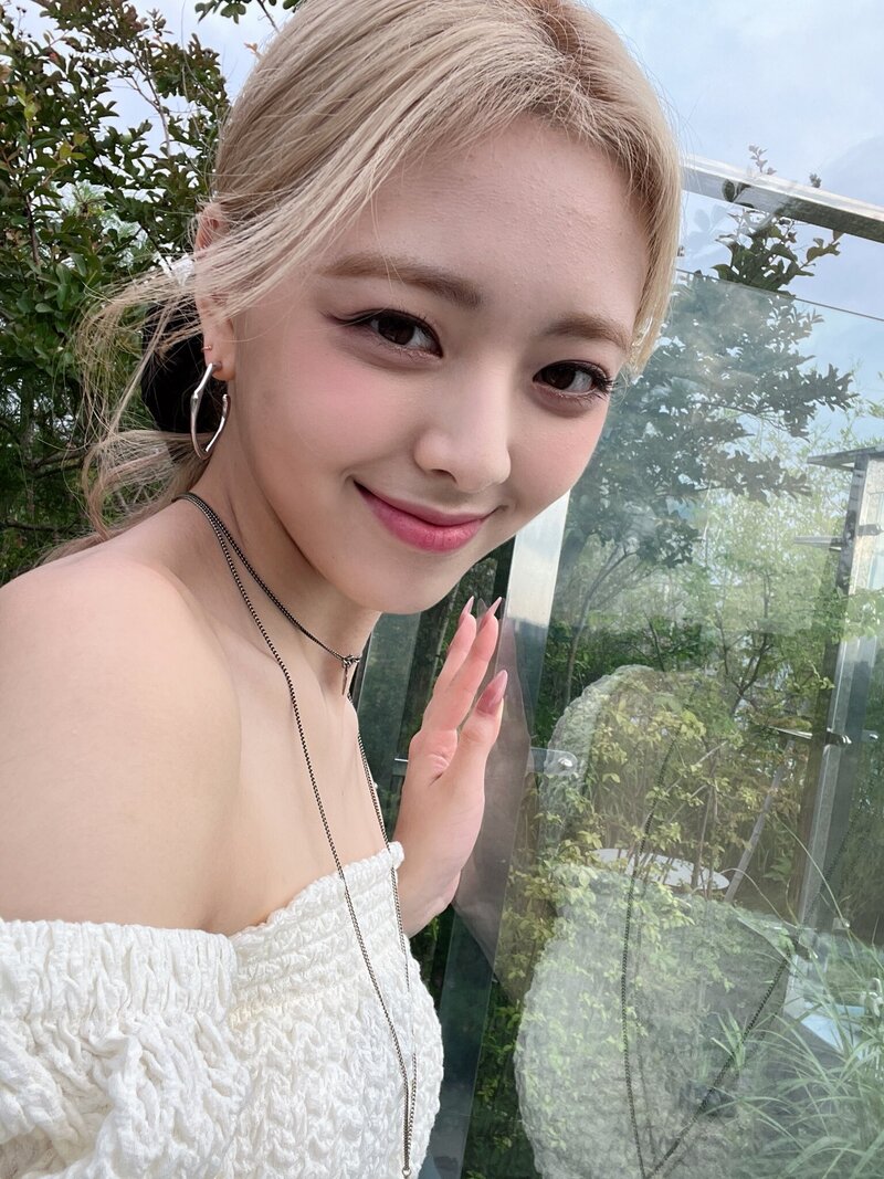220709 ITZY SNS Update - Yuna documents 2