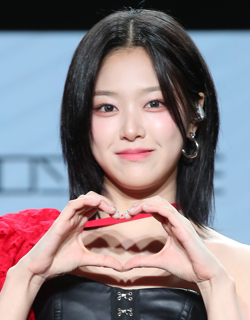 240902 Loossemble HyunJin - 3rd Mini Album 'TTYL' Comeback Showcase documents 3