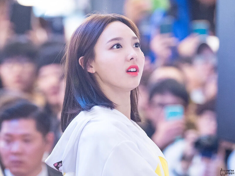 Nayeon_Cleaner Cy43YWPVEAAZivb  20161204.jpg