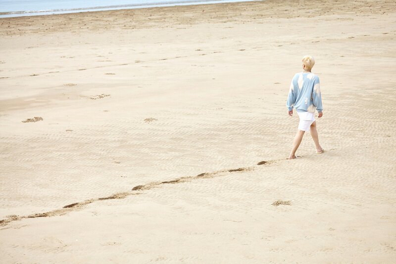 210908 SMTOWN Naver Update - Sungmin 'Goodnight, Summer' M/V Behind documents 13