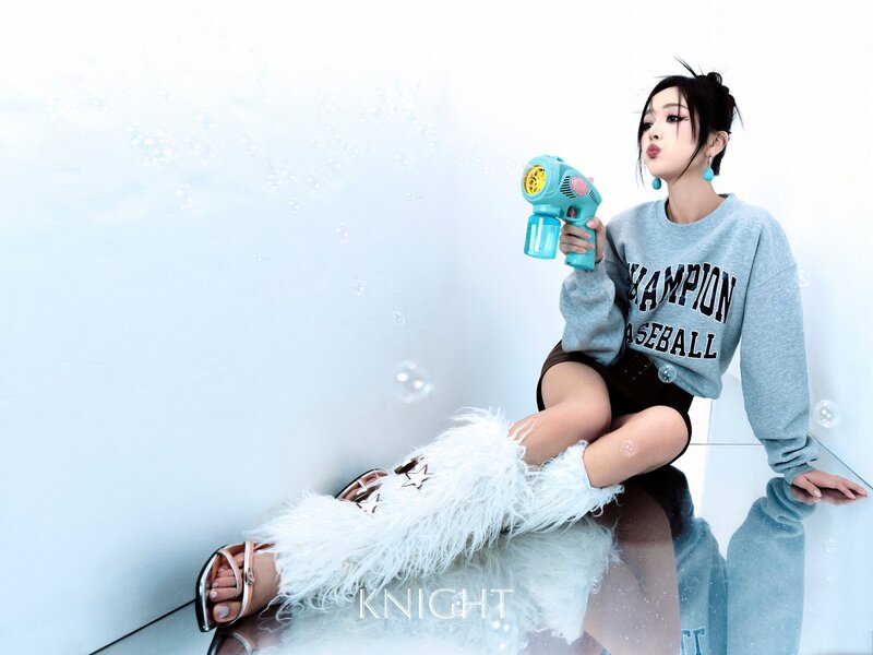 WJSN Xuan Yi for KNIGHT Magazine January 2023 Issue documents 12