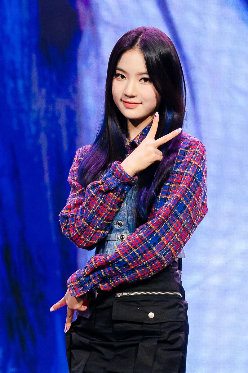 210408 STAYC Isa  'STAYDOM' Comeback Showcase documents 4