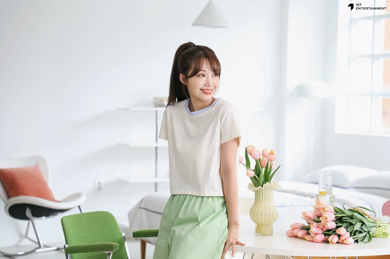 230612 IST Naver post- EUNJI 'Nareun Lookbook'  behind documents 14