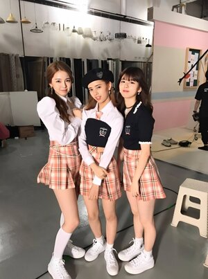 210101 - NiziU Instagram Update: Ayaka, Rima & Riku