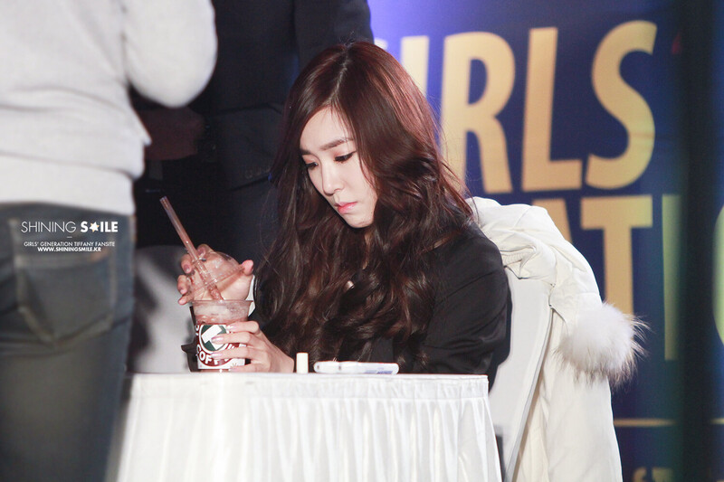 140316 Girls' Generation Tiffany at Cheonggye Fansign documents 6