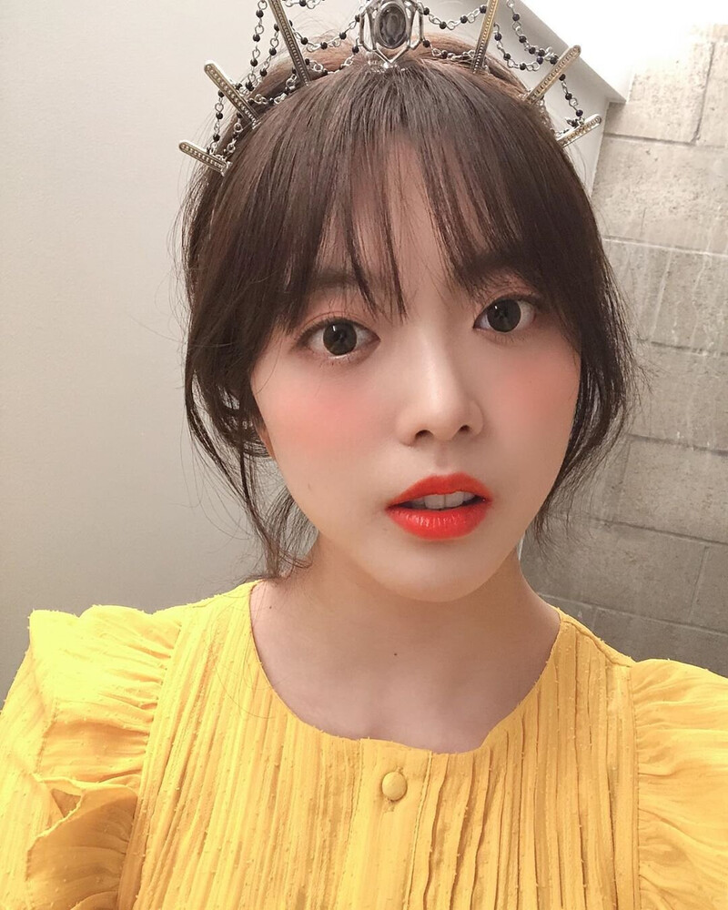 200608 Suyeon Instagram update documents 3