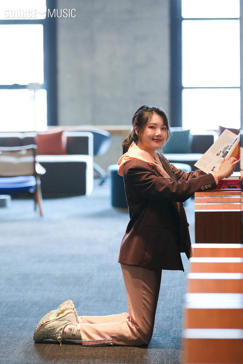 210514 Source Music Naver Post - GFRIEND's Yerin Pilates S Photoshoot Behind documents 2