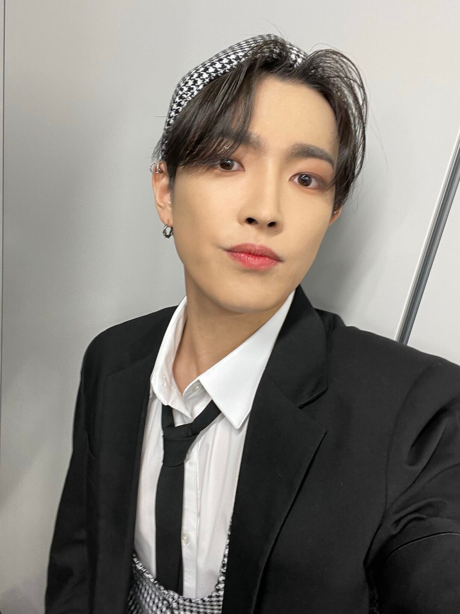 221017 Ateez Twitter Update Hongjoong Kpopping