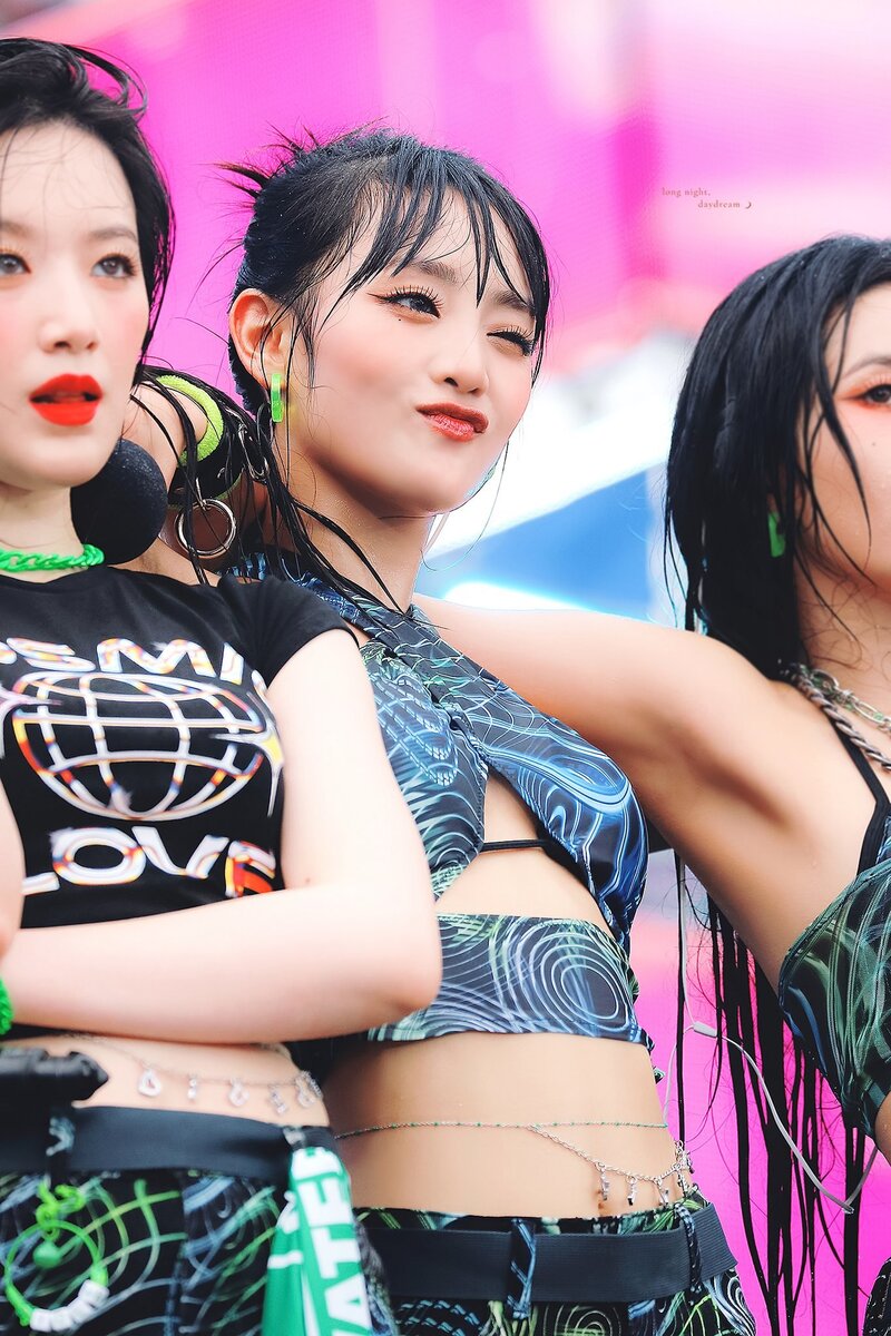 220626 (G)I-DLE Minnie at Waterbomb Festival documents 3
