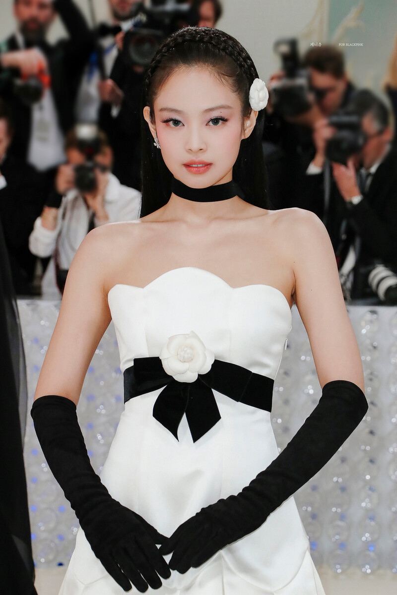 230502 BLACKPINK Jennie - 2023 Met Gala documents 1