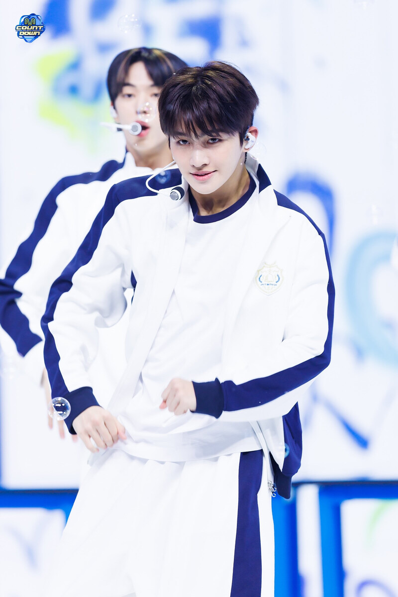 240222 TWS Jihoon - 'BFF' at M Countdown documents 8