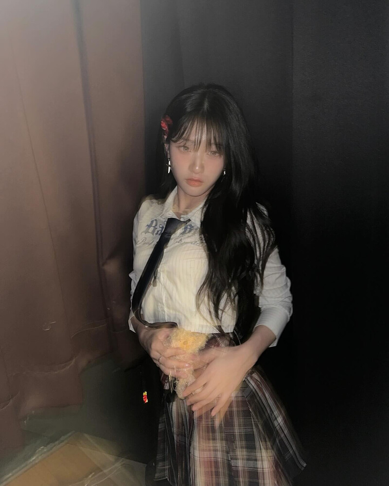 240901 fromis_9 Seoyeon Instagram Update documents 5