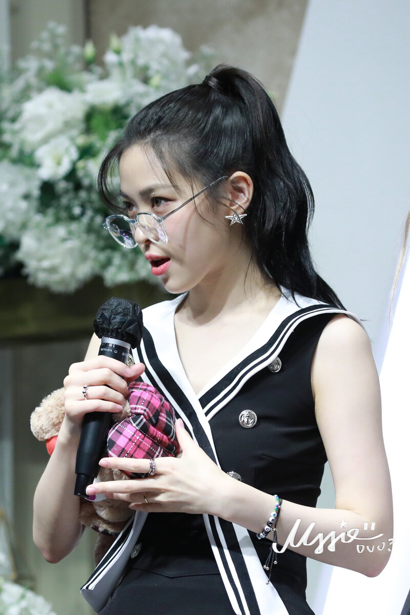 220731 ITZY Ryujin - Withmuu Fansign documents 6