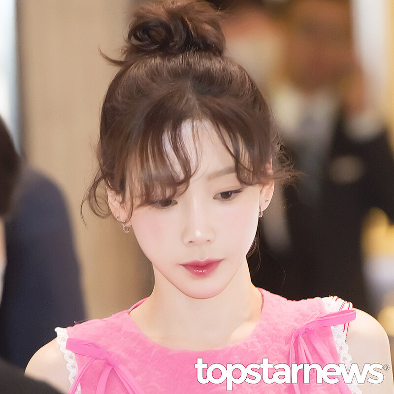 230330 Taeyeon - Benefit Pop-up Store Event documents 8