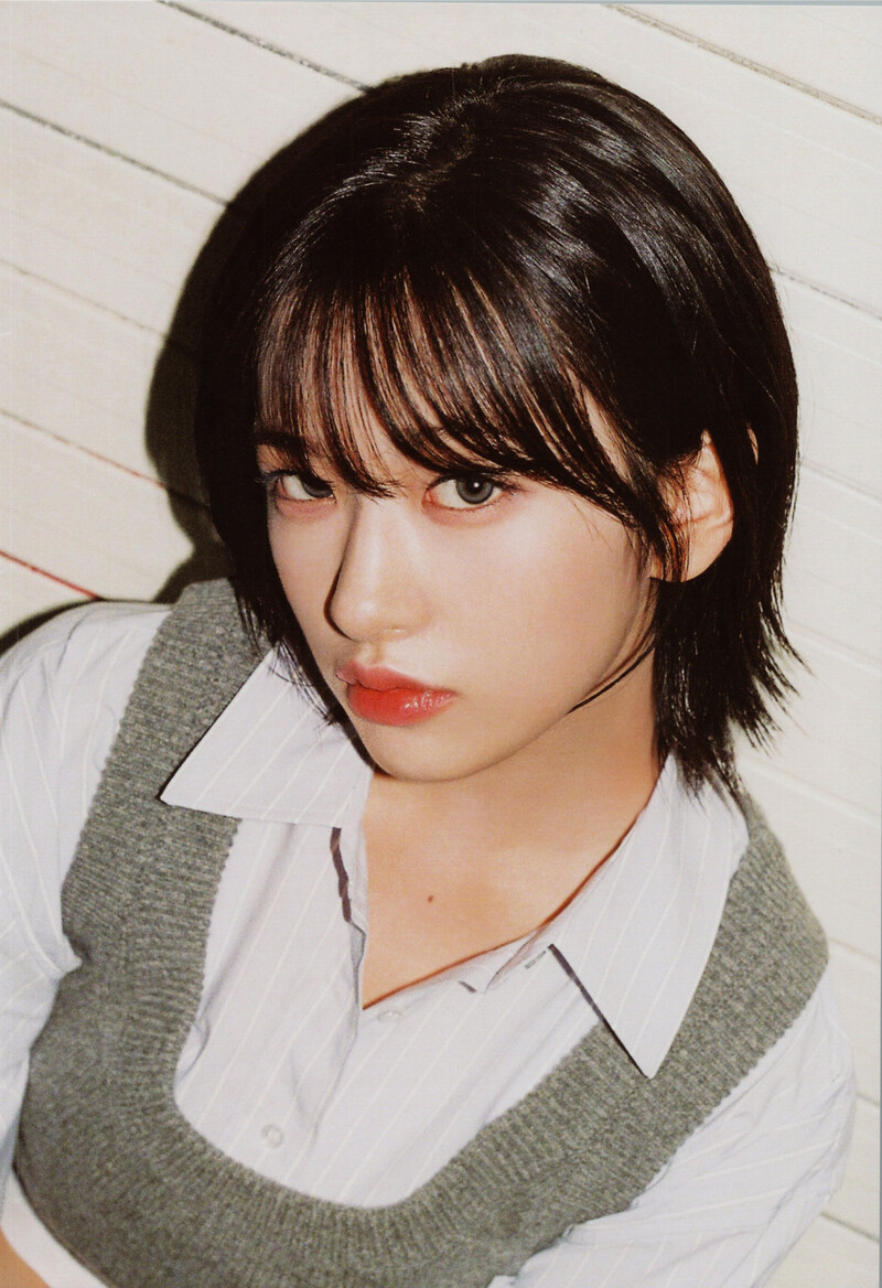 IVE - Mini Album 'I'VE MINE' (Scans) documents 6