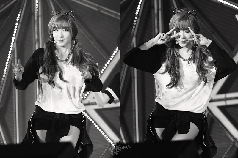 Tiffany – 140815 SMTOWN Live World Tour in Seoul documents 15