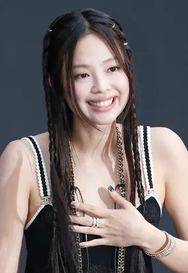 240703 Jennie - CHANEL Coco Crush Pop-up Opening Party in Seoul