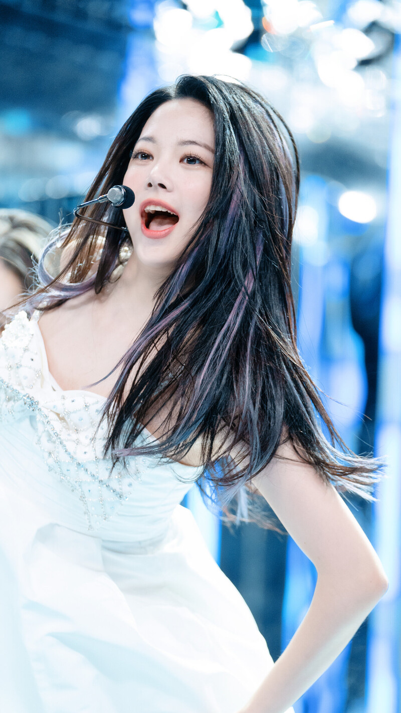 220508 LE SSERAFIM Eunchae - 'FEARLESS' at Inkigayo documents 17