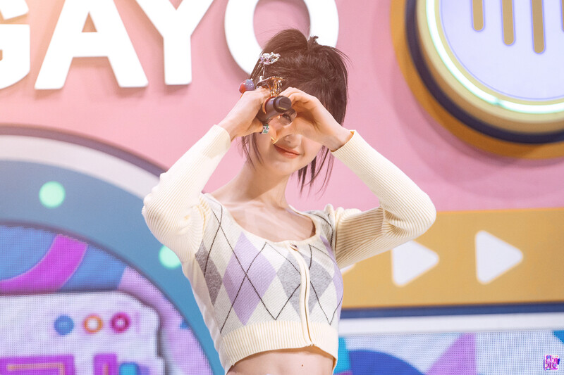 230129 NewJeans Danielle - SBS Inkigayo MC documents 12