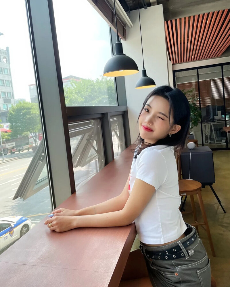 220703 (G)I-DLE Soyeon Instagram Update documents 1