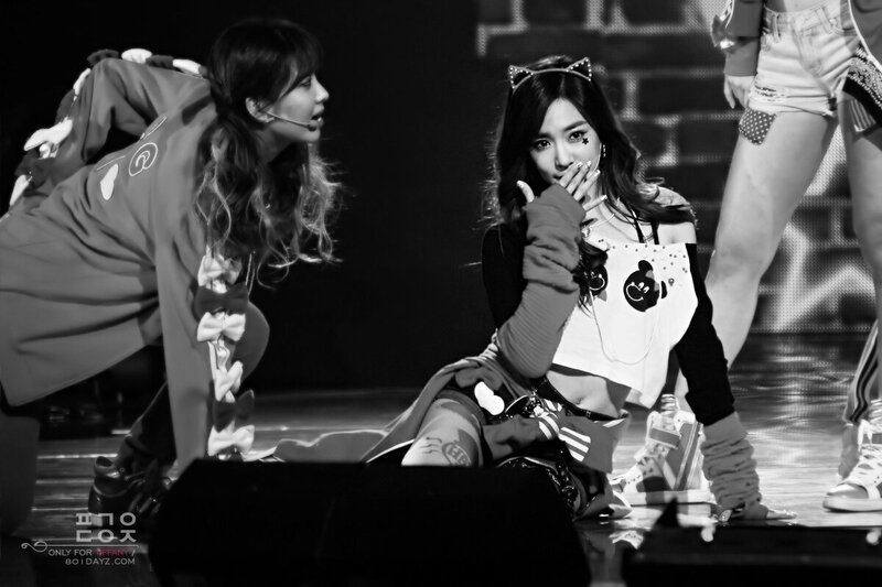130106 Girls' Generation Tiffany at KBS Hope Concert documents 3