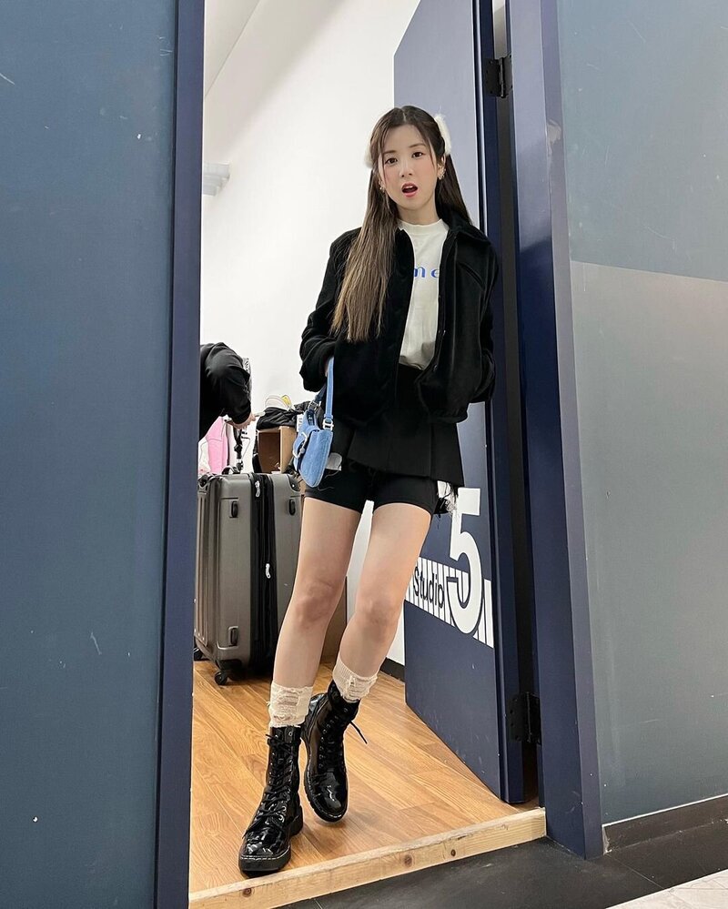 221202 APINK Chorong Instagram Update documents 1
