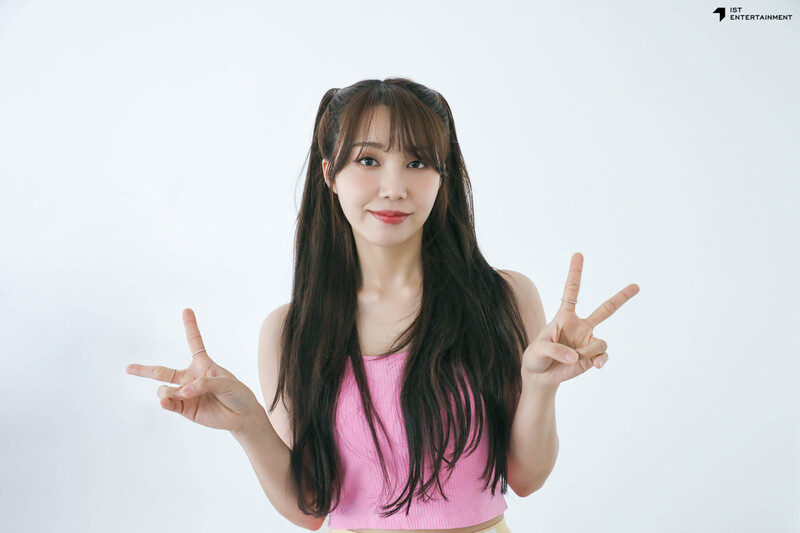 230612 IST Naver post- EUNJI 'Nareun Lookbook'  behind documents 19