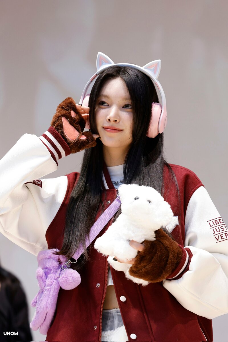 240413 ILLIT Yunah - Ktown Fansign Event documents 1