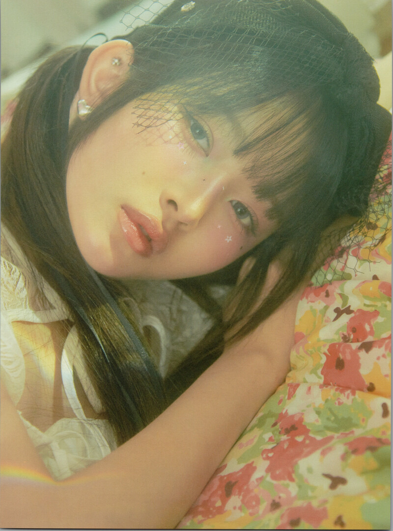 IVE - DICON Volume No. 20 'I haVE a dream, I haVE a fantasy' (Scans) documents 20