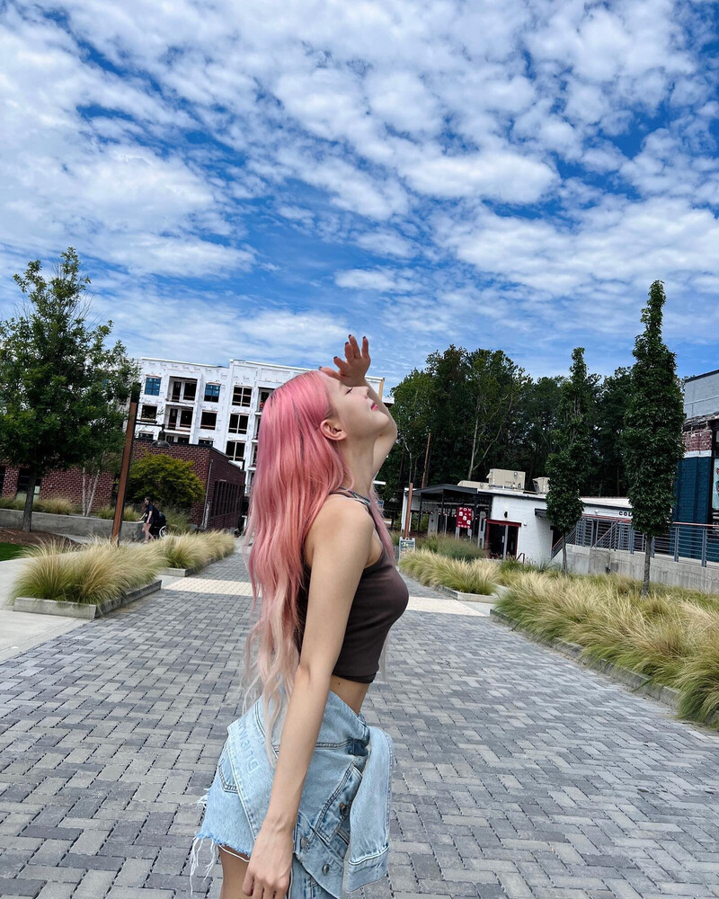 220809 (G)I-DLE Miyeon Instagram Update documents 2