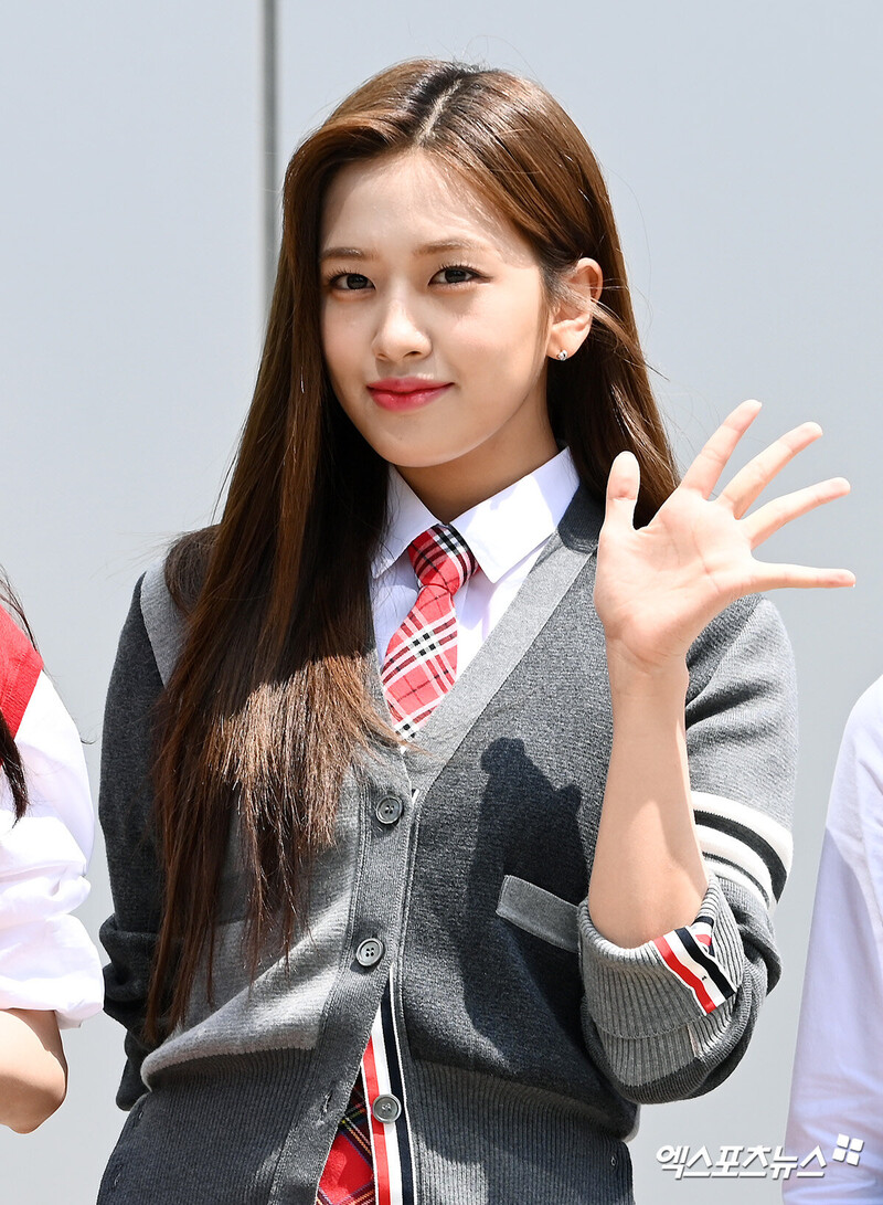 220818 IVE Yujin - 'Knowing Bros' Commute documents 2