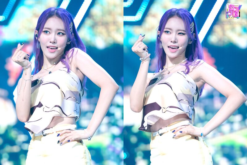 210822 Weeekly - 'Holiday Party' at Inkigayo documents 14