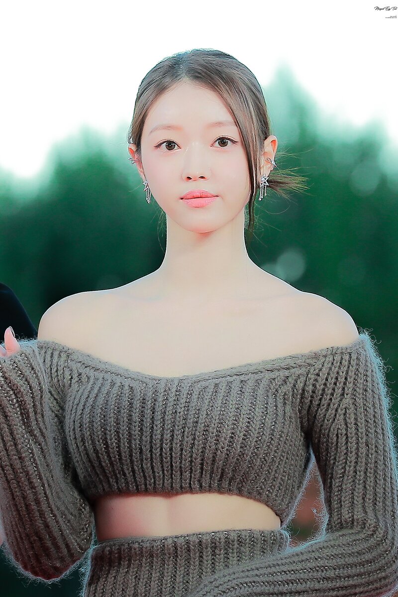 211028 Korean Popular Culture and Art Awards Red Carpet - OH MY GIRL Yooa documents 1